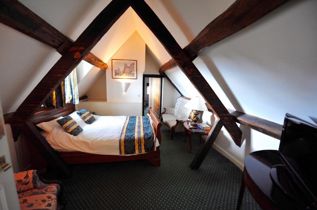 The Greyhound Coaching Inn Lutterworth Room photo