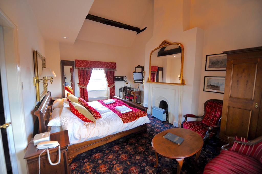 The Greyhound Coaching Inn Lutterworth Room photo