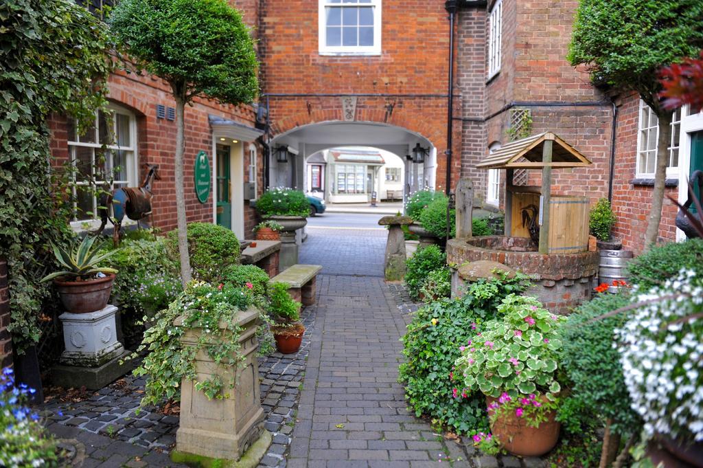 The Greyhound Coaching Inn Lutterworth Exterior photo